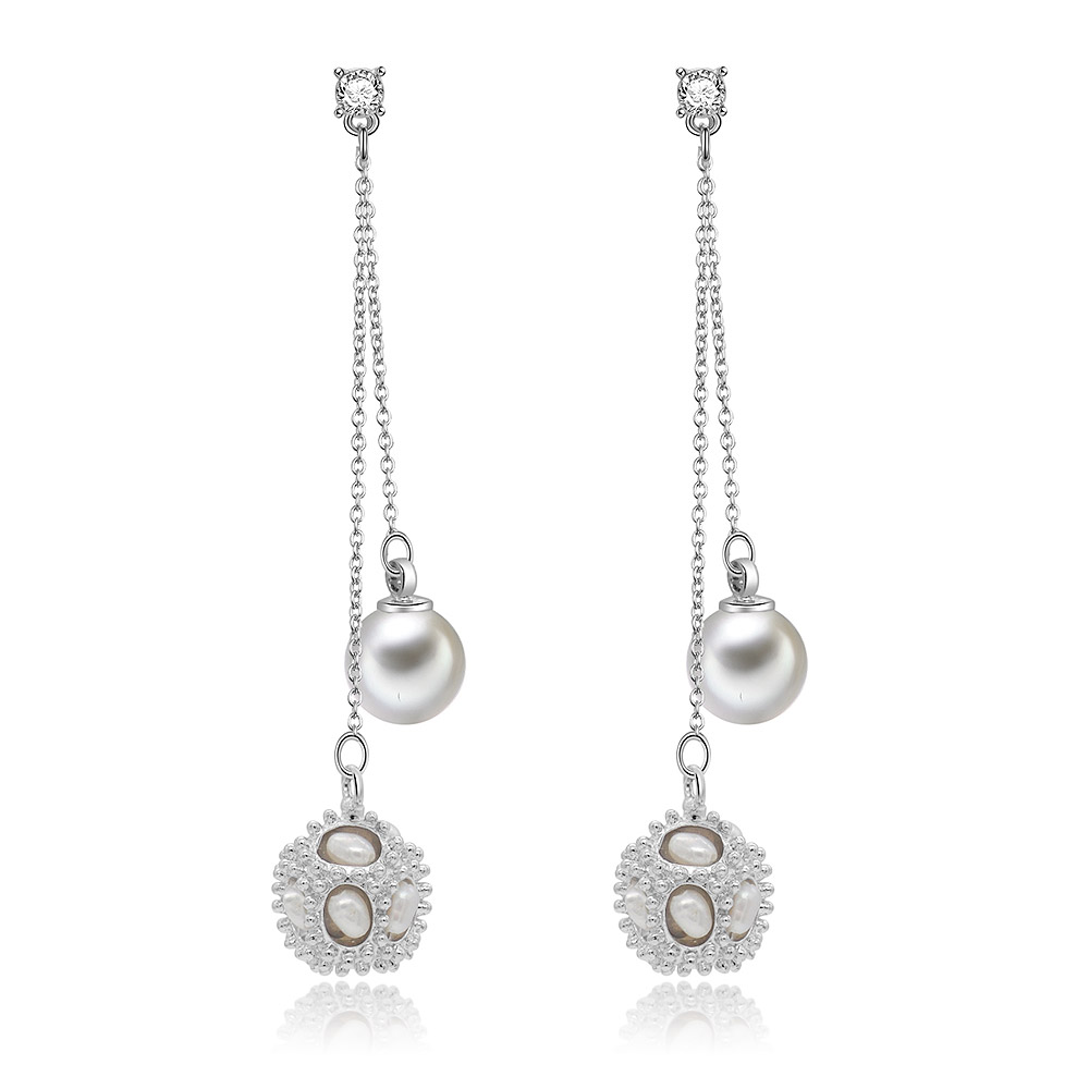 Chandelier Pearls Dangling Earrings